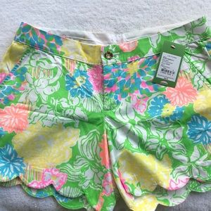 Brand NWT Lilly Pulitzer buttercup short size 4.